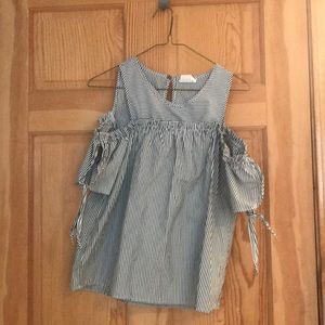 Stripped no shoulder blouse